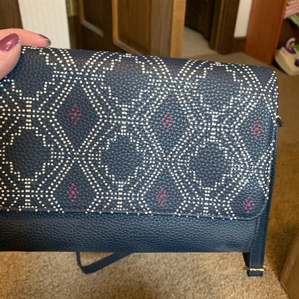 Thirty one crossbody/wallet